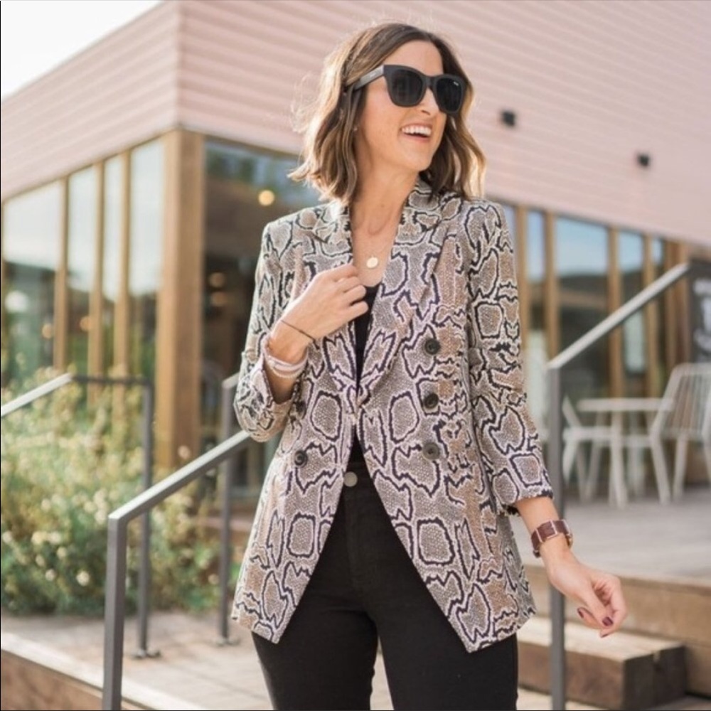 CABi Jungle Jacket Snake Print Button Up Blazer, Style #3373 E19, Size 4 (EUC)